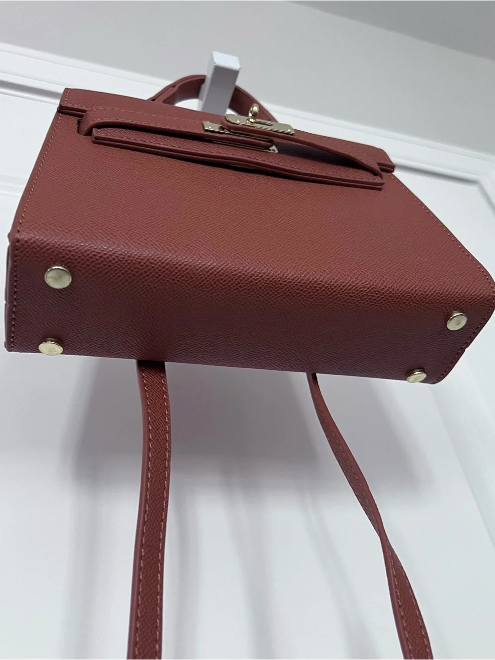 Unbranded cognac tan